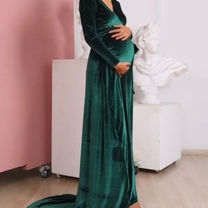 Long sleeve velvet dress with train